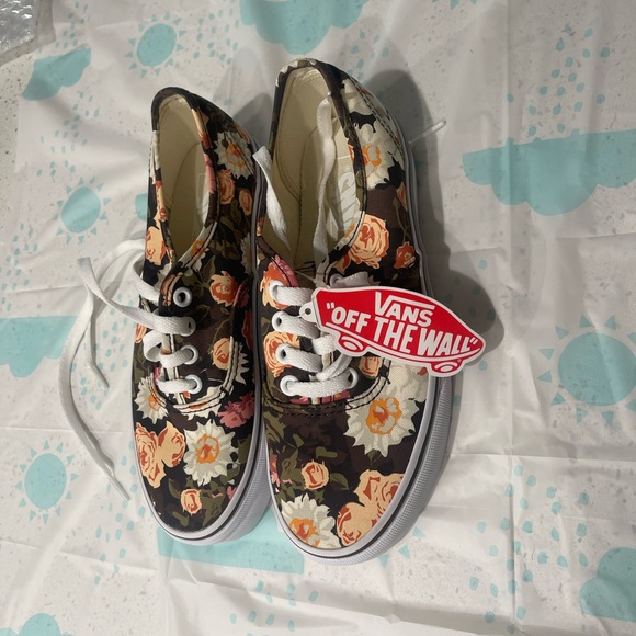 Abstract Floral Demitsse vans - Picture 2 of 6